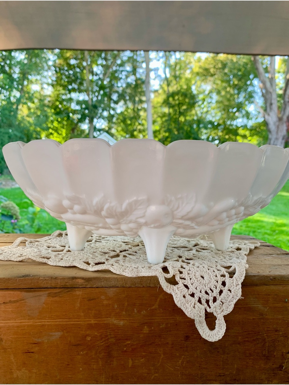Vtg Indiana Glass Milk Glass Harvest Grape Oval Footed Centerpiece Bowl